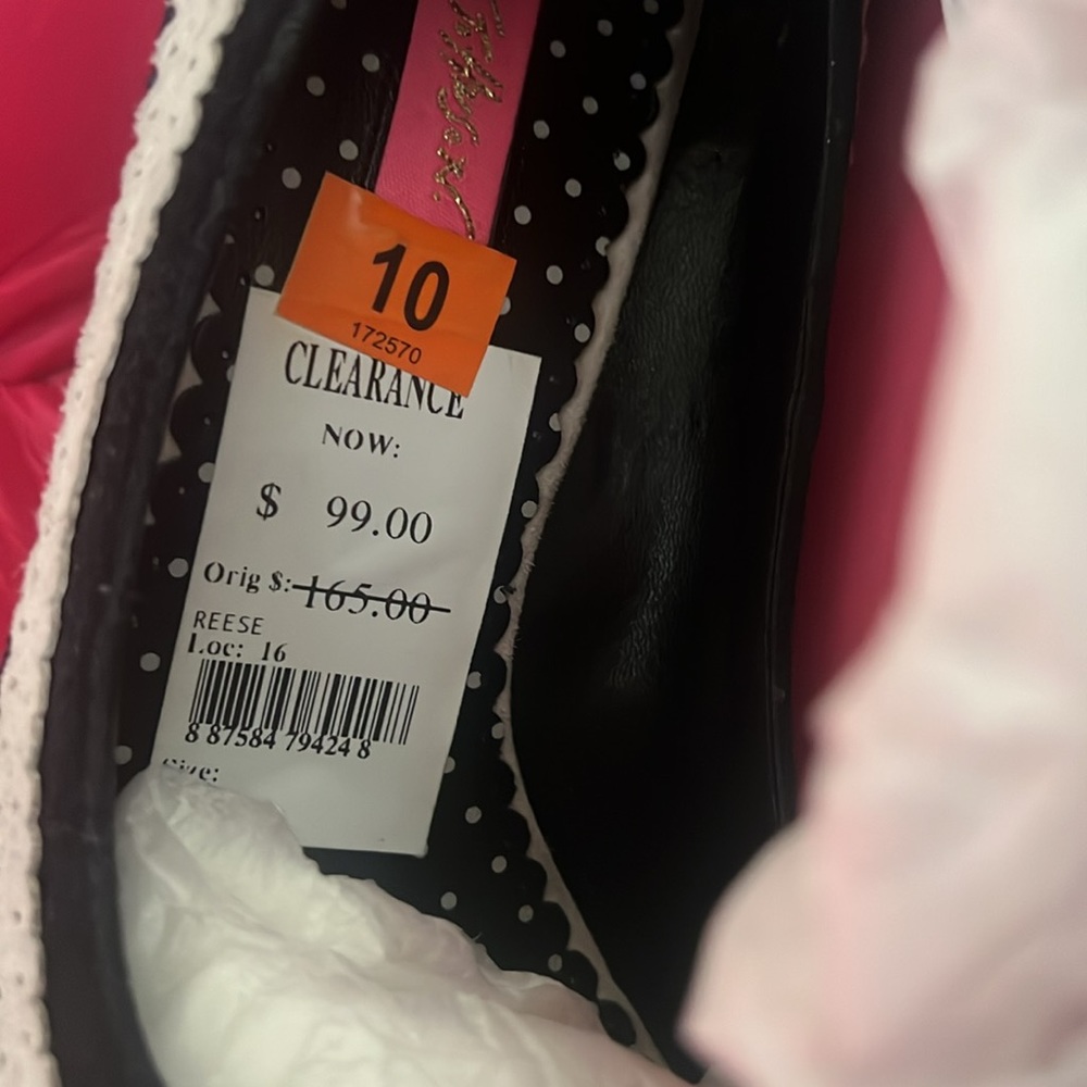 Like new Betsey Johnson “Reese” Heels - Picture 7 of 8